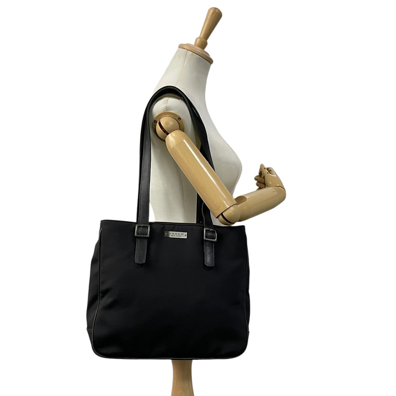 【美品】コーチ COACH トートバッグ 6241 ナイロン レザー ブラック 黒 肩掛け ワンショルダー A4収納 自立可 ビンテージ クラシック エレガント 上品 定番 人気 レディース 通勤 通学 お出かけ ビジネス シルバー金具 ロゴプレート S9