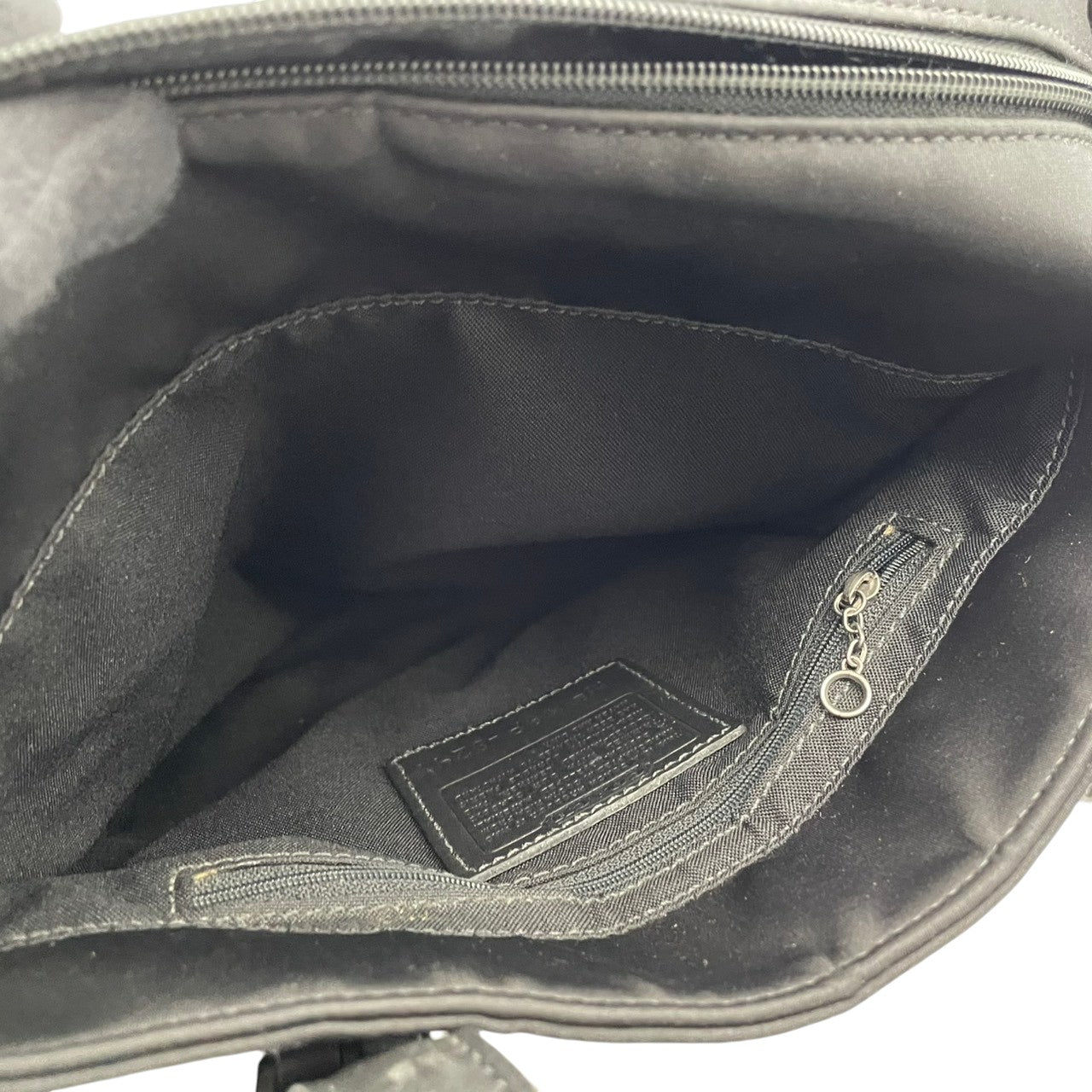 【美品】コーチ COACH トートバッグ 6241 ナイロン レザー ブラック 黒 肩掛け ワンショルダー A4収納 自立可 ビンテージ クラシック エレガント 上品 定番 人気 レディース 通勤 通学 お出かけ ビジネス シルバー金具 ロゴプレート S9