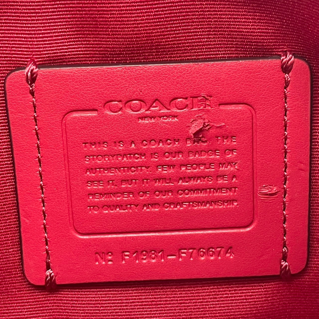 極 美品 コーチ COACH F76674 ショルダーバッグ クロスボディ ドーム型 シグネチャー PVC レザー 本革 茶 ブラウン ワインレッド ボルドー バイカラー レディース カジュアル デイリー お出かけ エレガント 上品 斜め掛け可 自立可 S98
