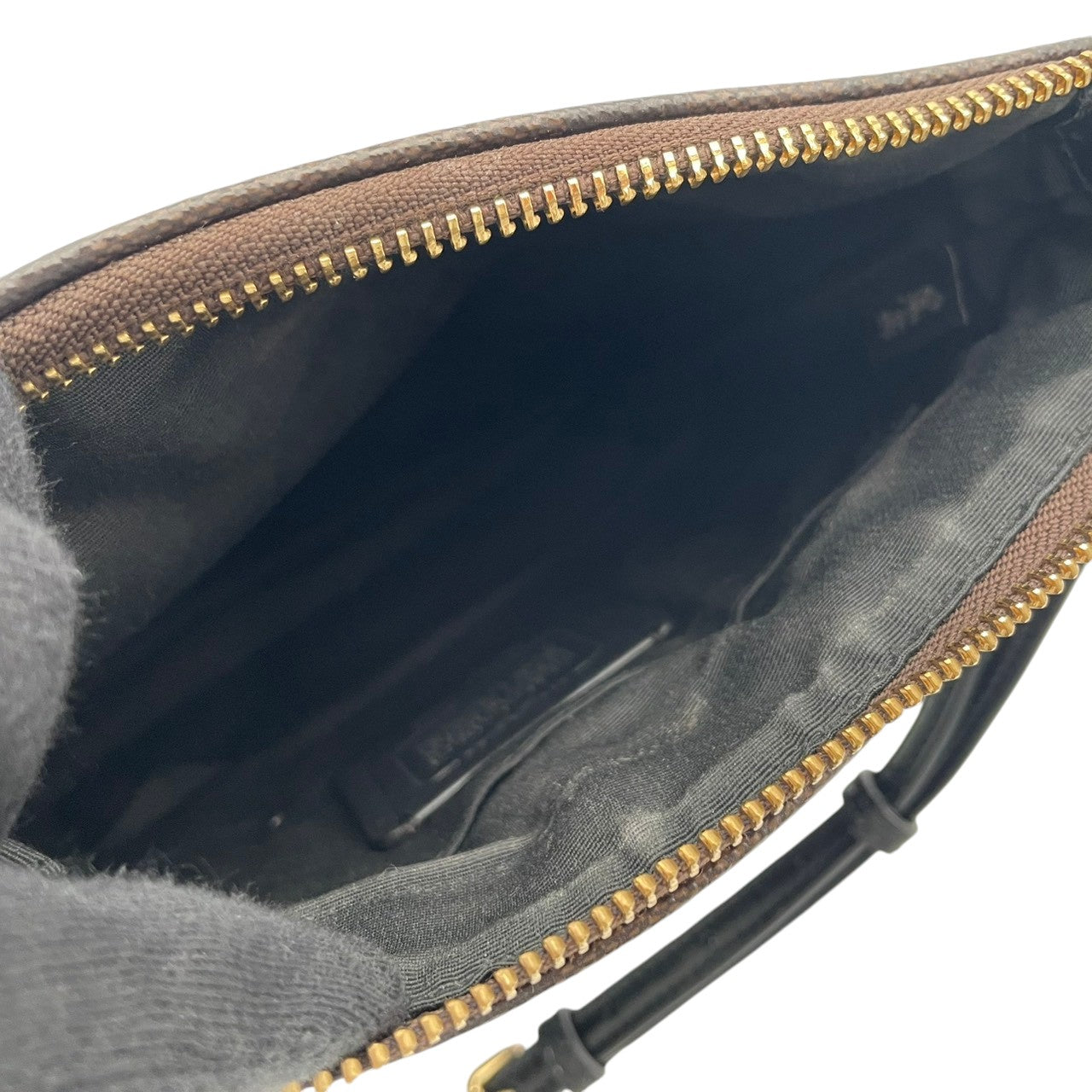 美品 コーチ COACH F58309 シグネチャー ショルダーバッグ クロスボディ サコッシュ PVC レザー 本革 ブラウン 茶 エレガント クラシック レディース 通勤 通学 デイリー お出かけ 旅行 カジュアル シンプル 上品 大人 斜め掛け可 S98