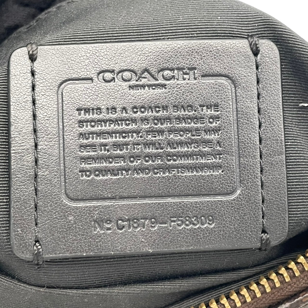 美品 コーチ COACH F58309 シグネチャー ショルダーバッグ クロスボディ サコッシュ PVC レザー 本革 ブラウン 茶 エレガント クラシック レディース 通勤 通学 デイリー お出かけ 旅行 カジュアル シンプル 上品 大人 斜め掛け可 S98