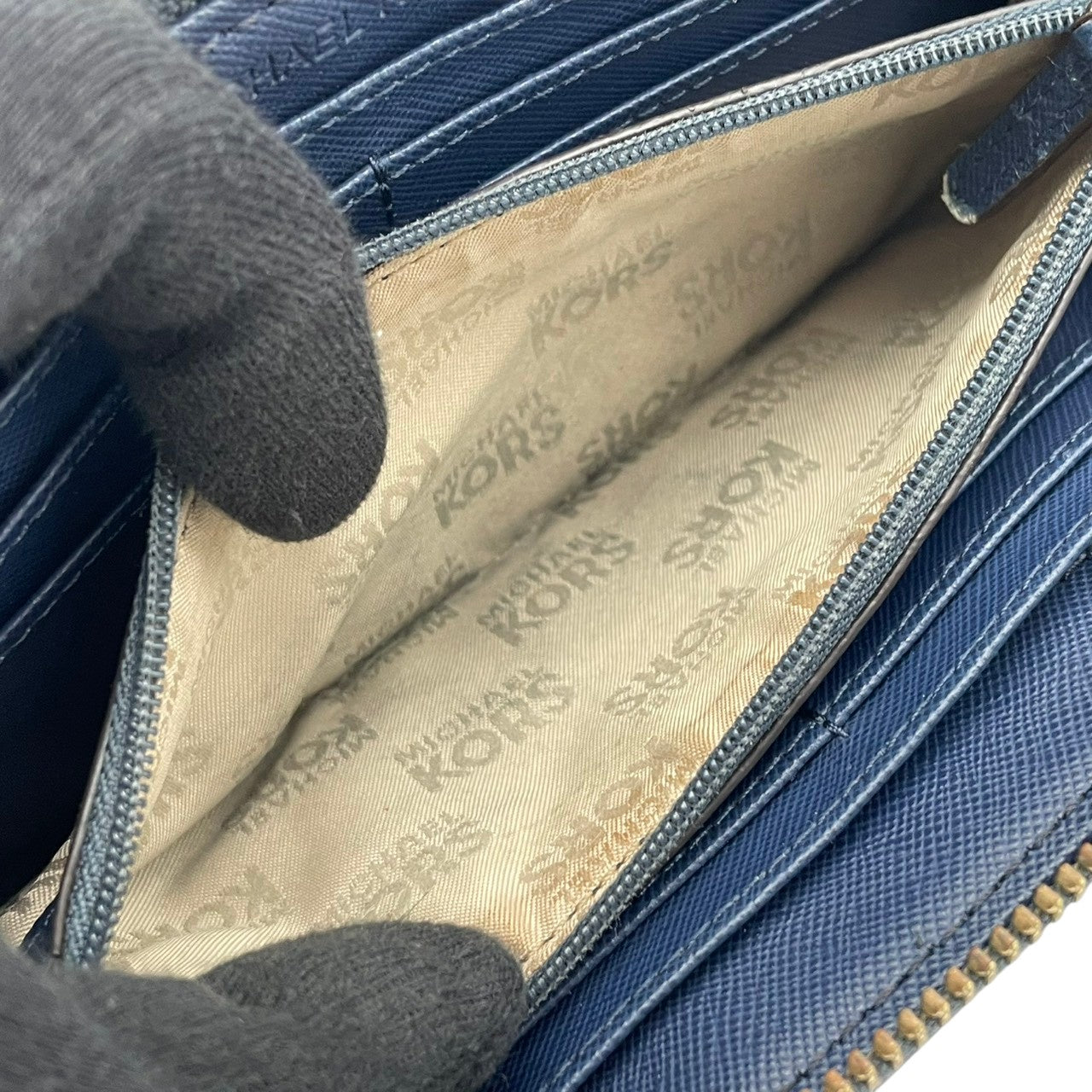 マイケルコース MICHAEL KORS 長財布 ラウンドファスナー ロングウォレット 財布 PVC レザー シグネチャー ネイビー 紺 レディース メンズ ユニセックス カジュアル デイリー ビジネス クラシック エレガント 上品 お出かけ W1