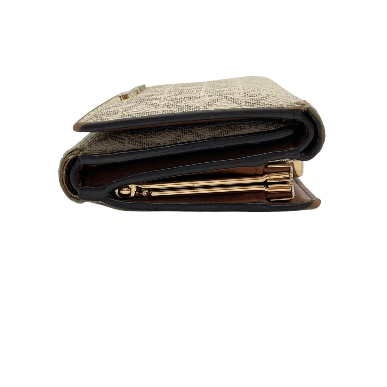 良品 マイケルコース MICHAEL KORS 三つ折り財布 折り財布 ミニ財布 コンパクトウォレット トライフォールド PVC レザー 本革 アイボリー 白 シグネチャー レディース エレガント クラシック カジュアル デイリー 通勤 通学 お出かけ W6