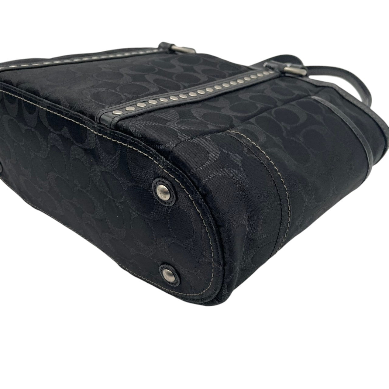 【美品】 コーチ COACH シグネチャー トートバッグ ショルダーバッグ スタッズ キャンバス レザー A4収納可能 肩掛け ワンショルダー ブラック 黒 通勤 通学 ビンテージ クラシック エレガント シック 上品 鞄 レディース F12853 S57