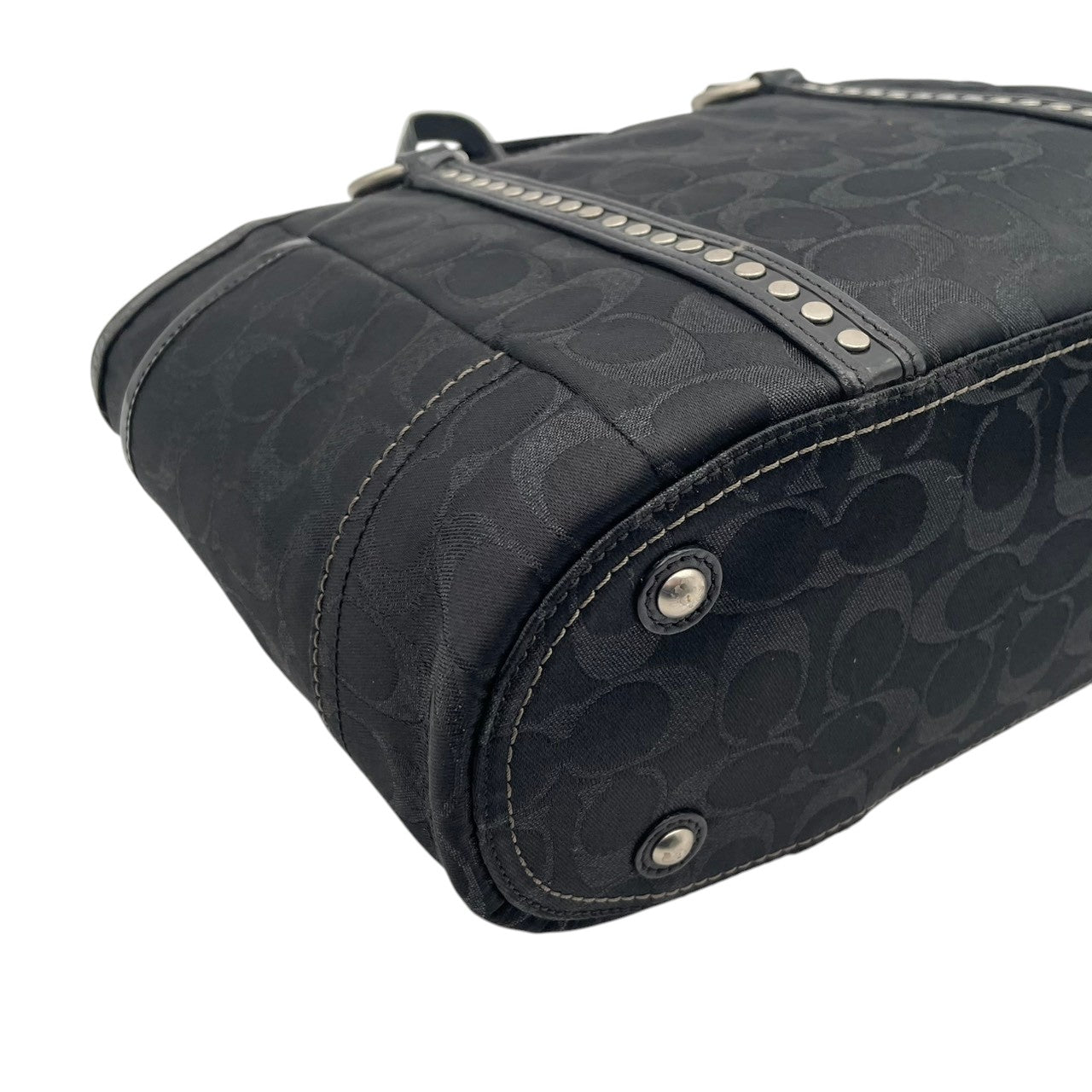【美品】 コーチ COACH シグネチャー トートバッグ ショルダーバッグ スタッズ キャンバス レザー A4収納可能 肩掛け ワンショルダー ブラック 黒 通勤 通学 ビンテージ クラシック エレガント シック 上品 鞄 レディース F12853 S57