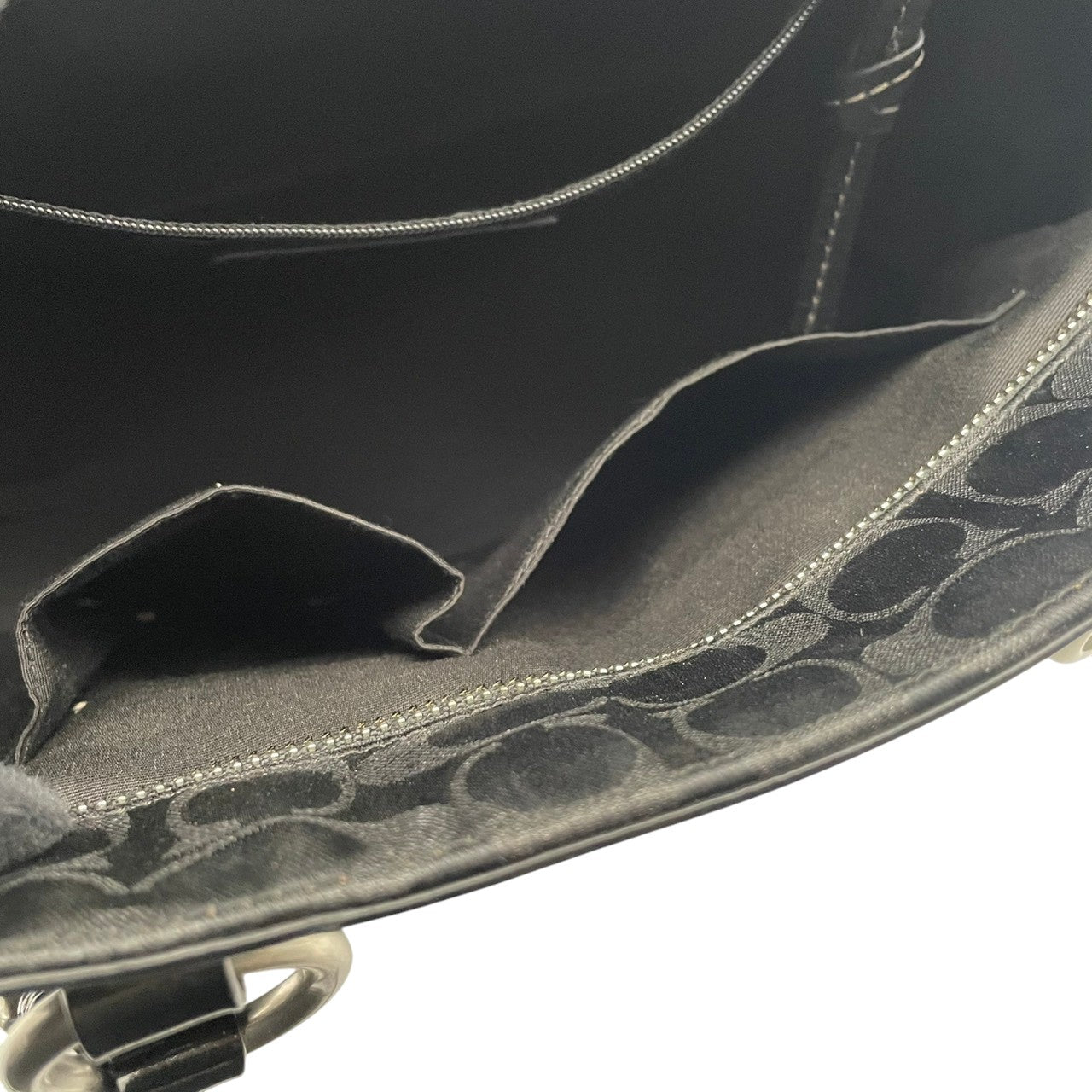 【美品】 コーチ COACH シグネチャー トートバッグ ショルダーバッグ スタッズ キャンバス レザー A4収納可能 肩掛け ワンショルダー ブラック 黒 通勤 通学 ビンテージ クラシック エレガント シック 上品 鞄 レディース F12853 S57
