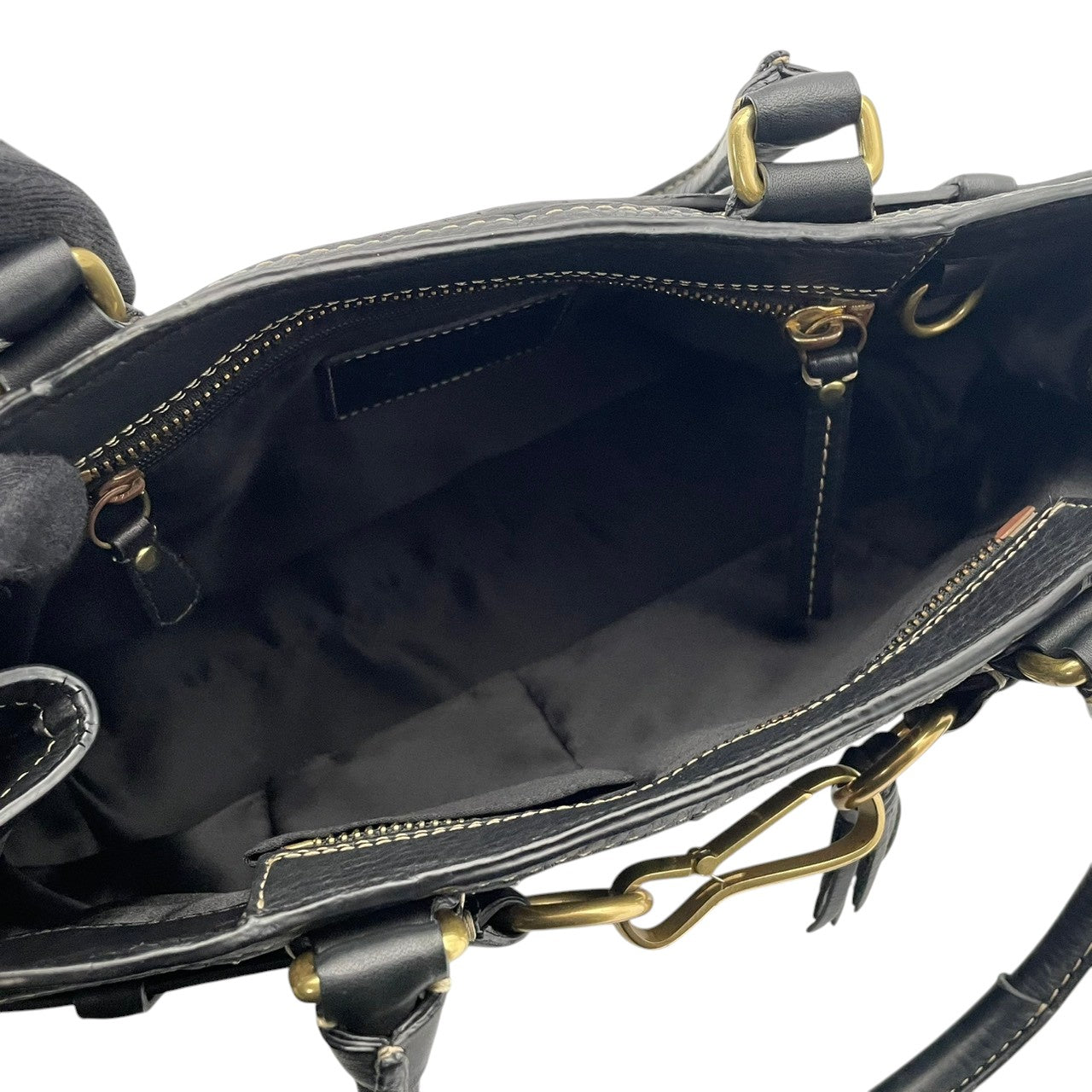 【美品】 コーチ COACH ハンドバッグ トートバッグ ハンプトンズ キャリーオール レザー ブラック 黒 ゴールド金具 タッセル チャーム付 肩掛け ワンショルダー 自立可 ビンテージ 鞄 通勤 お出かけ 普段使い 上品 レディース F10212 S57