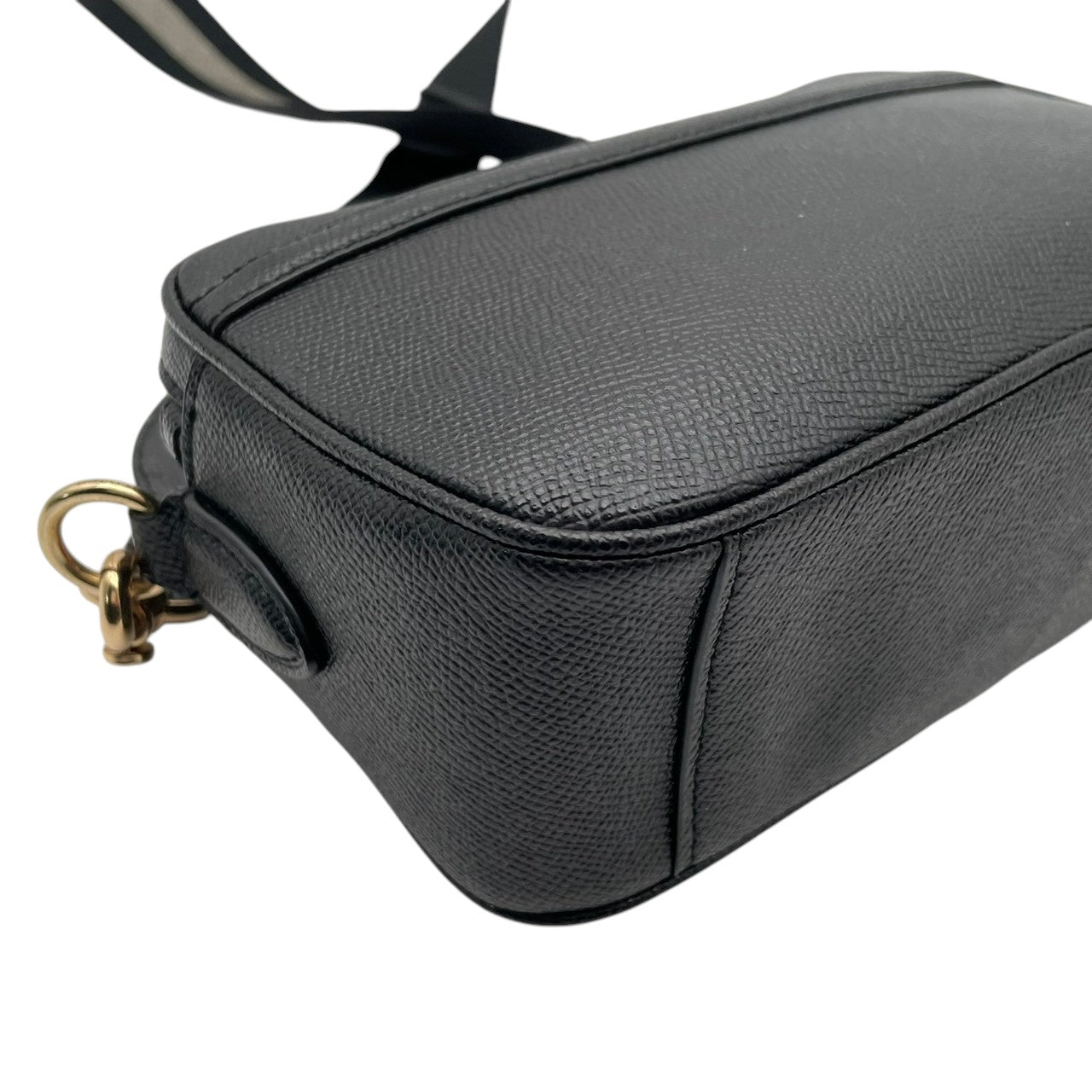 【美品】 コーチ COACH ショルダーバッグ カメラバッグ レザー 本革 ブラック 黒 ゴールド金具 斜め掛け可 肩掛け クロスボディ カジュアル エレガント ビンテージ 鞄 レディース ポシェット コンパクト お出かけ 定番 人気 S57