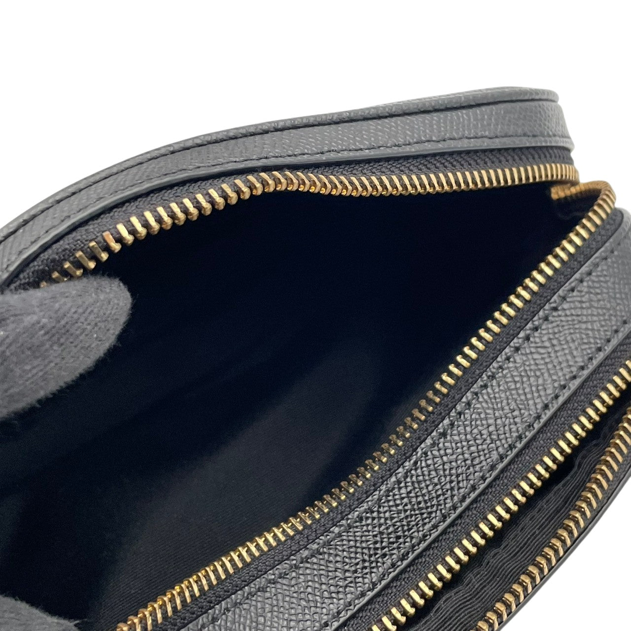【美品】 コーチ COACH ショルダーバッグ カメラバッグ レザー 本革 ブラック 黒 ゴールド金具 斜め掛け可 肩掛け クロスボディ カジュアル エレガント ビンテージ 鞄 レディース ポシェット コンパクト お出かけ 定番 人気 S57