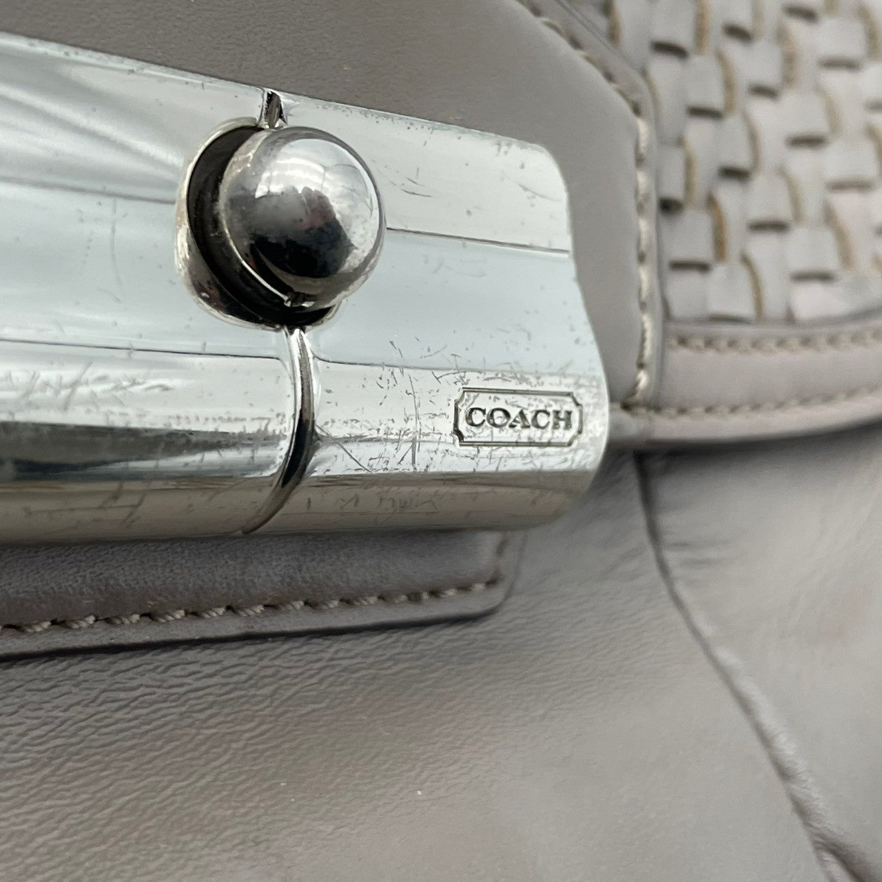 【良品】コーチ COACH 19314 マディソン レザー ウーブン リンジー ショルダーバッグ イントレチャート 編み込み グレー ワンショルダー 斜め掛け可 ビンテージ クラシック エレガント 上品 高級感 レディース 通勤 通学 お出かけ S58