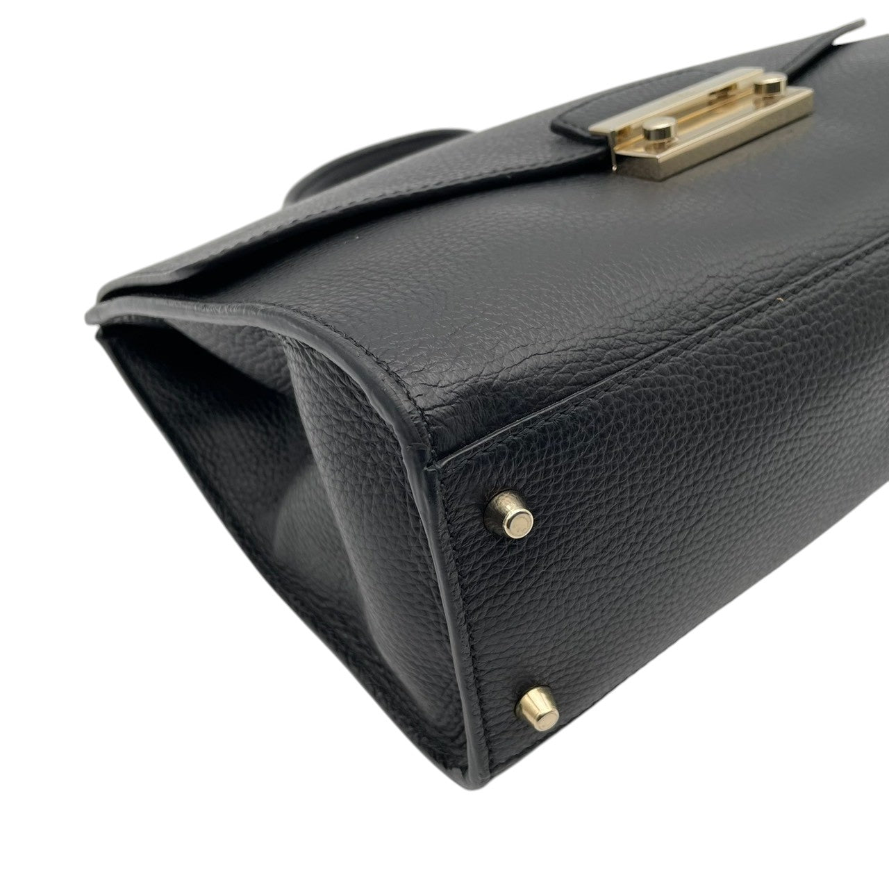 【美品】フルラ FURLA ハンドバッグ ショルダーバッグ 2WAY 本革 レザー ブラック 黒 ゴールド金具 自立可 エレガント ビンテージ クラシック 上品 高級感 通勤 通学 お出かけ 冠婚葬祭 フォーマル 人気 定番 S66
