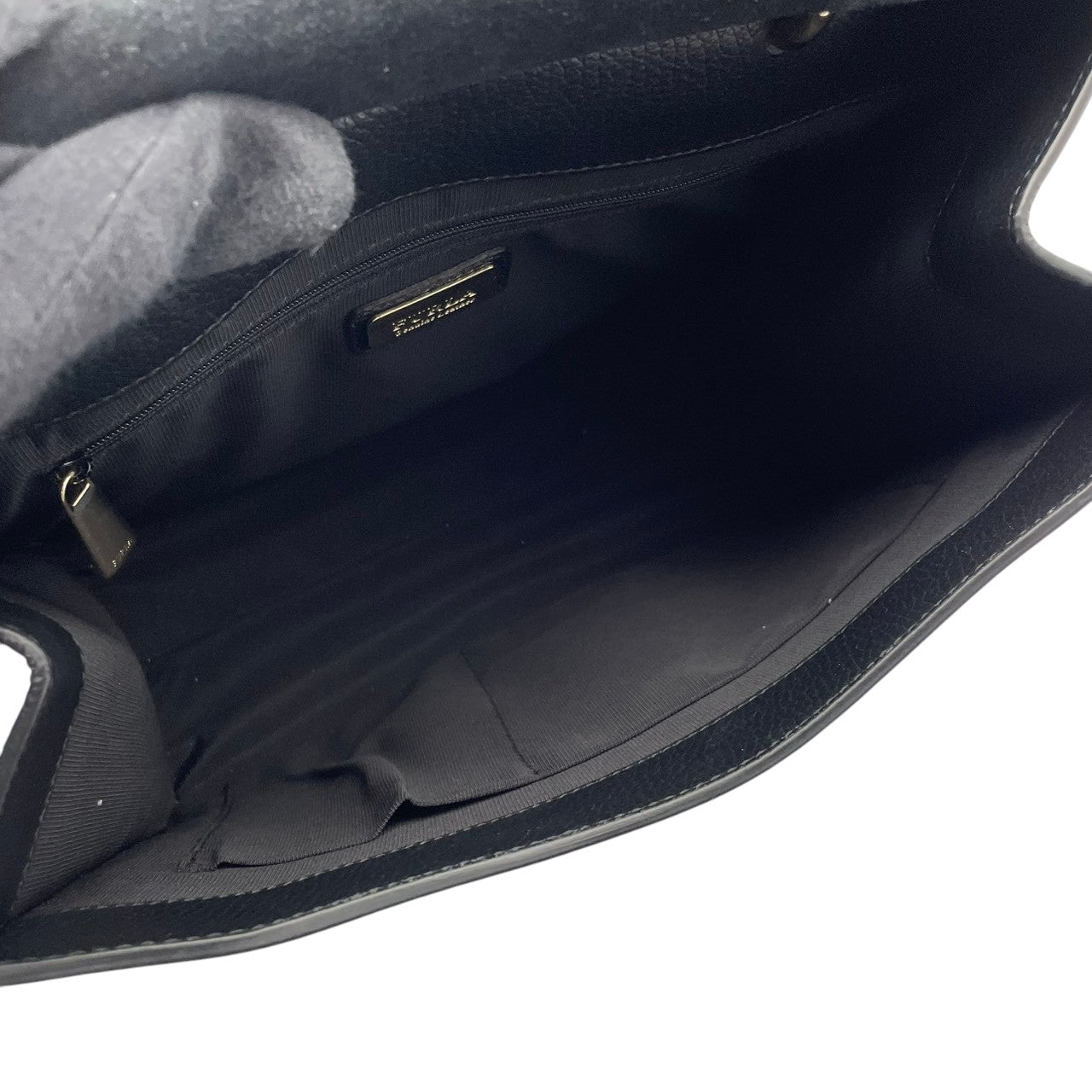 【美品】フルラ FURLA ハンドバッグ ショルダーバッグ 2WAY 本革 レザー ブラック 黒 ゴールド金具 自立可 エレガント ビンテージ クラシック 上品 高級感 通勤 通学 お出かけ 冠婚葬祭 フォーマル 人気 定番 S66