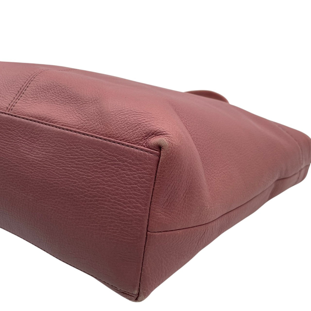 【良品】コーチ COACH トートバッグ ショルダーバッグ 肩掛け ワンショルダー A4収納可 大容量 本革 レザー ピンク 桃色 ゴールド金具 ロゴ チャーム ビンテージ クラシック エレガント 上品 通勤 通学 お出かけ レジャー 収納力抜群 S66