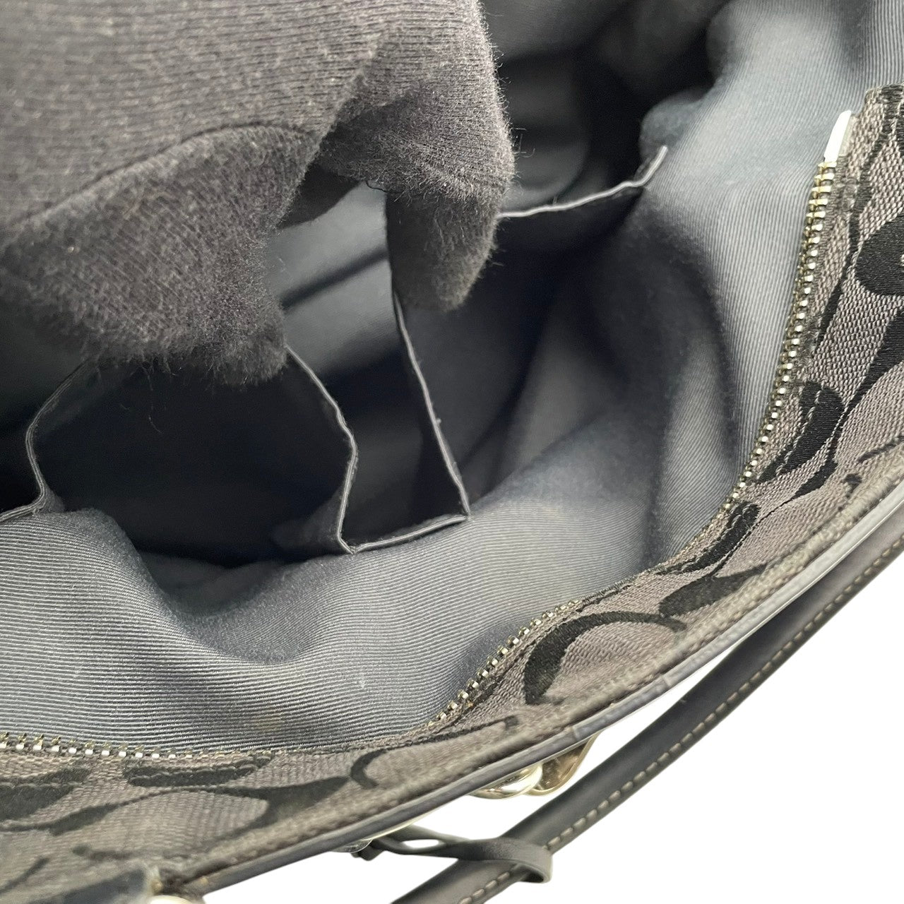 コーチ COACH トートバッグ シグネチャー キャンバス レザー ブラック 黒 8K07 肩掛け ワンショルダー 自立可 A4収納可 通勤 通学 普段使い お出かけ エレガント クラシック ビンテージ レディース ブランド 鞄 収納力抜群 スタイリッシュ 定番 人気 シック 高級感 上品 清楚 お洒落 S66