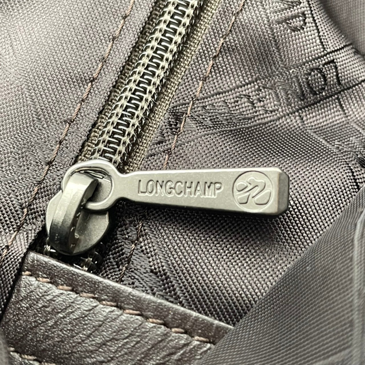 美品 ロンシャン LONGCHAMP トートバッグ ハンドバッグ ロゾ レザー 本革 ブラウン 茶色 シルバー金具 A4サイズ収納可 自立可 ビジネス 通勤 通学 ビンテージ クラシック エレガント 上品 鞄 レディース メンズ ユニセックス S69