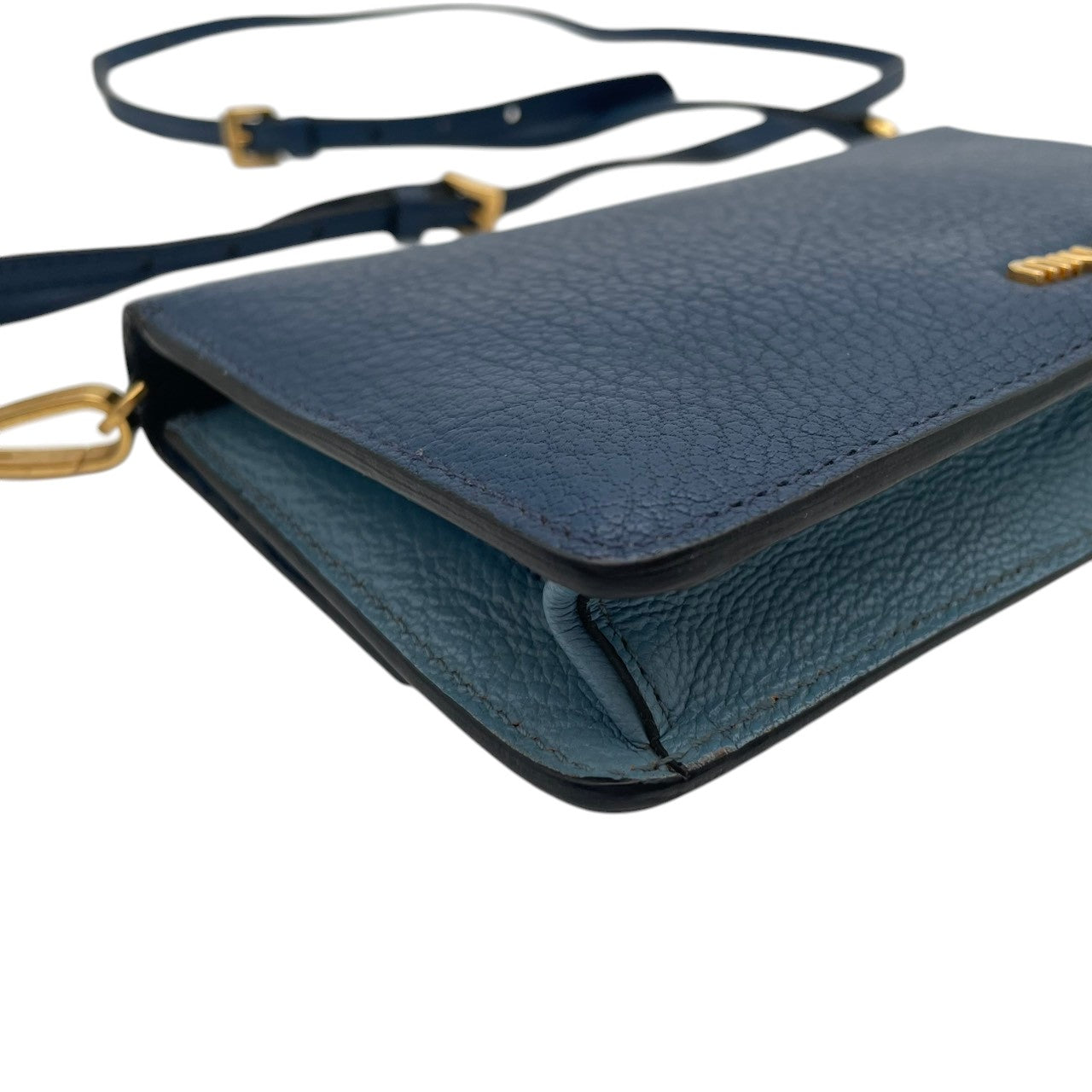 ミュウミュウ Miu Miu ショルダーバッグ ミニバッグ ポシェット レザー 本革 ブルー 青 水色 ライトブルー 斜め掛け可 肩掛け ゴールド金具 ロゴ エレガント クラシック ヴィンテージ風 カジュアル おしゃれ 鞄 レディース 通勤 お出かけ S68