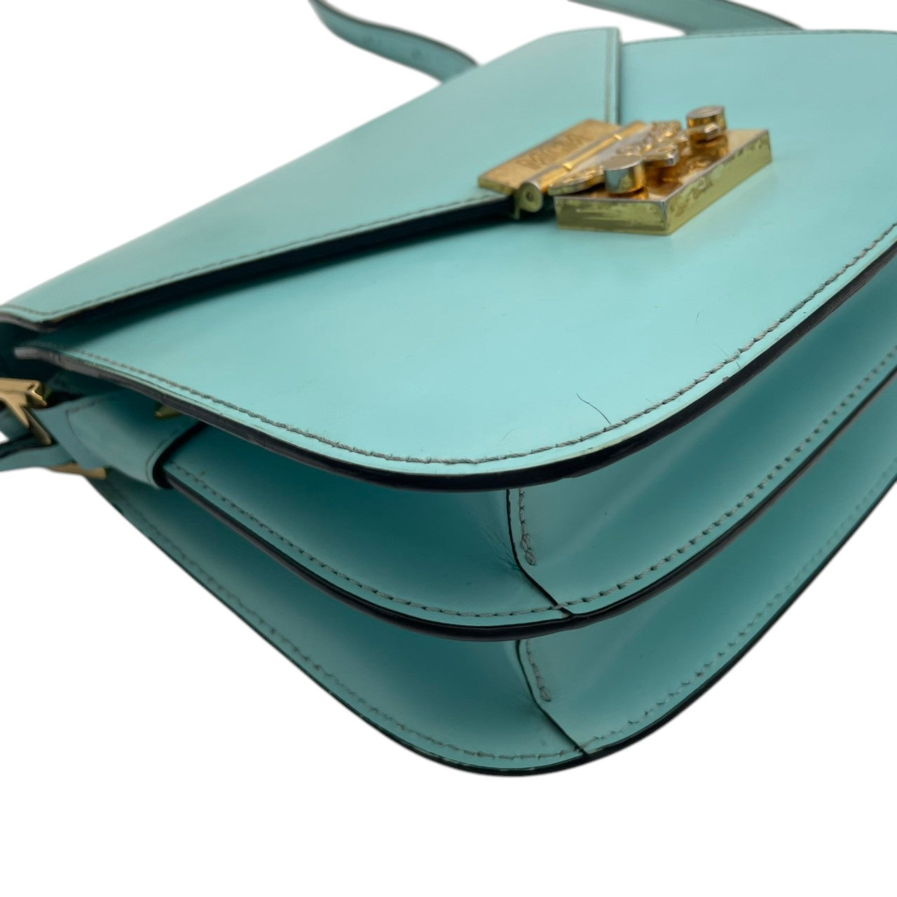 エムシーエム MCM ショルダーバッグ 斜め掛け可 レザー 本革 水色 ライトブルー シルバー金具 ロゴプレート ヴィンテージ ビンテージ クラシック エレガント 上品 カジュアル おしゃれ 鞄 カバン レディース お出かけ デイリーユース ギフト S68