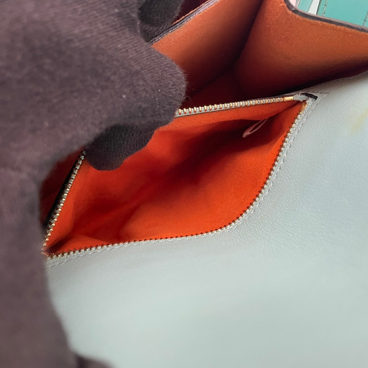 エムシーエム MCM ショルダーバッグ 斜め掛け可 レザー 本革 水色 ライトブルー シルバー金具 ロゴプレート ヴィンテージ ビンテージ クラシック エレガント 上品 カジュアル おしゃれ 鞄 カバン レディース お出かけ デイリーユース ギフト S68