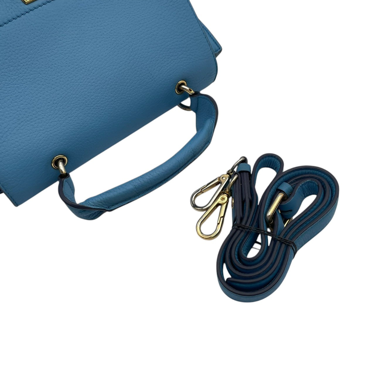 【美品】エムシーエム MCM 2way ハンドバッグ ショルダーバッグ 斜め掛け可 レザー 本革 水色 ライトブルー シルバー金具 ロゴプレート ヴィンテージ ビンテージ クラシック エレガント 上品 鞄 レディース お出かけ 通勤 通学 大容量 S68