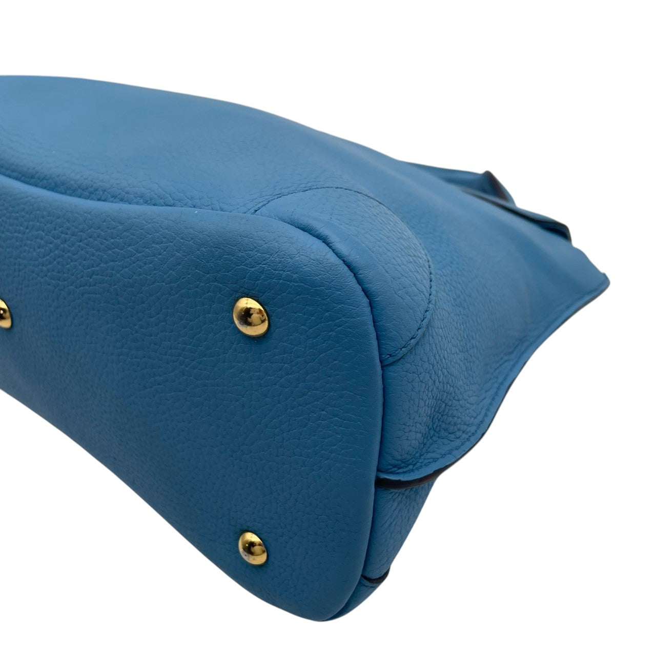 【美品】エムシーエム MCM 2way ハンドバッグ ショルダーバッグ 斜め掛け可 レザー 本革 水色 ライトブルー シルバー金具 ロゴプレート ヴィンテージ ビンテージ クラシック エレガント 上品 鞄 レディース お出かけ 通勤 通学 大容量 S68