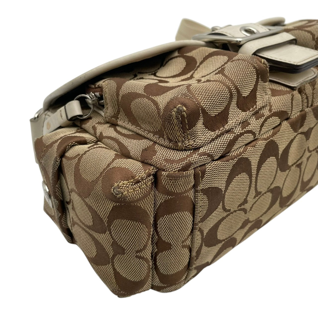 美品 コーチ COACH ショルダーバッグ 斜め掛け可 肩掛け シグネチャー キャンバス レザー 本革 ベージュ ホワイト 白 シルバー金具 ソーホー フラップ ヴィンテージ ビンテージ 希少 レア 鞄 レディース お出かけ 通勤 通学 6835 S54