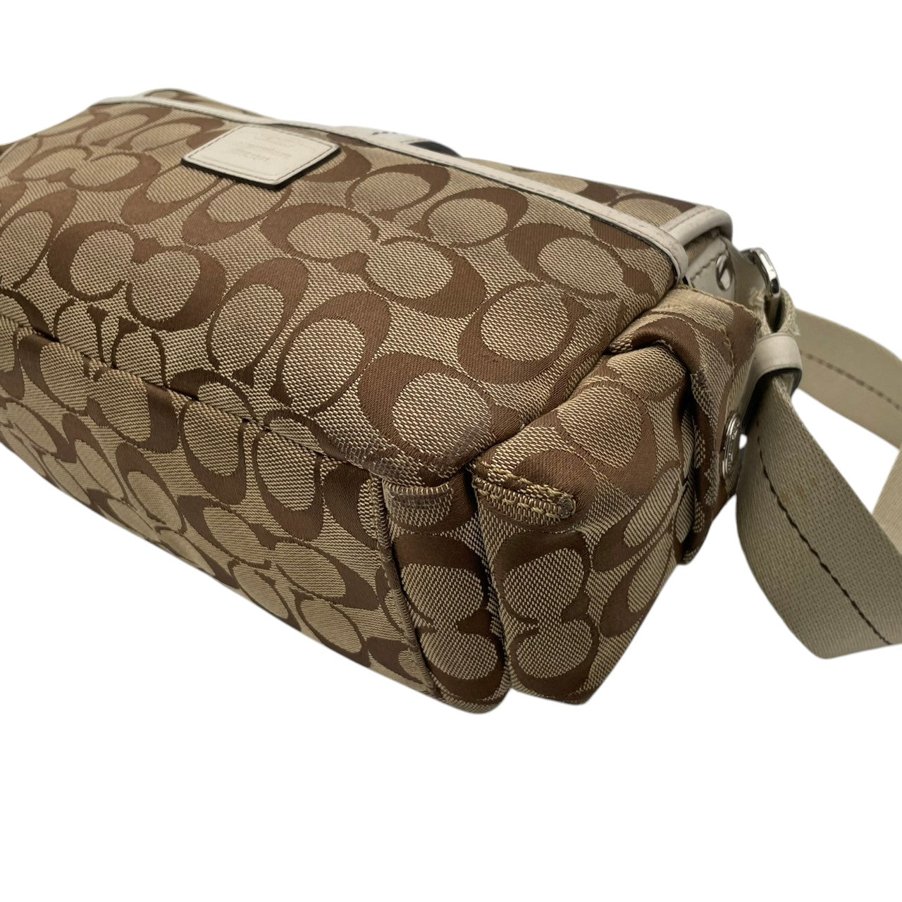 美品 コーチ COACH ショルダーバッグ 斜め掛け可 肩掛け シグネチャー キャンバス レザー 本革 ベージュ ホワイト 白 シルバー金具 ソーホー フラップ ヴィンテージ ビンテージ 希少 レア 鞄 レディース お出かけ 通勤 通学 6835 S54