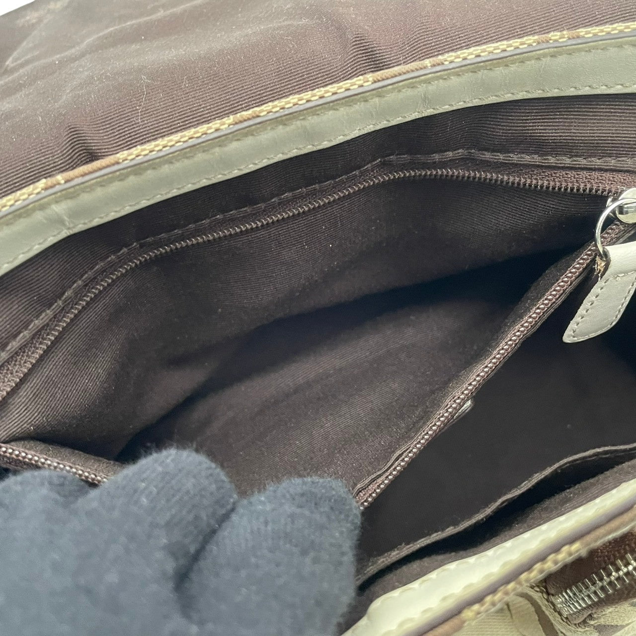 美品 コーチ COACH ショルダーバッグ 斜め掛け可 肩掛け シグネチャー キャンバス レザー 本革 ベージュ ホワイト 白 シルバー金具 ソーホー フラップ ヴィンテージ ビンテージ 希少 レア 鞄 レディース お出かけ 通勤 通学 6835 S54