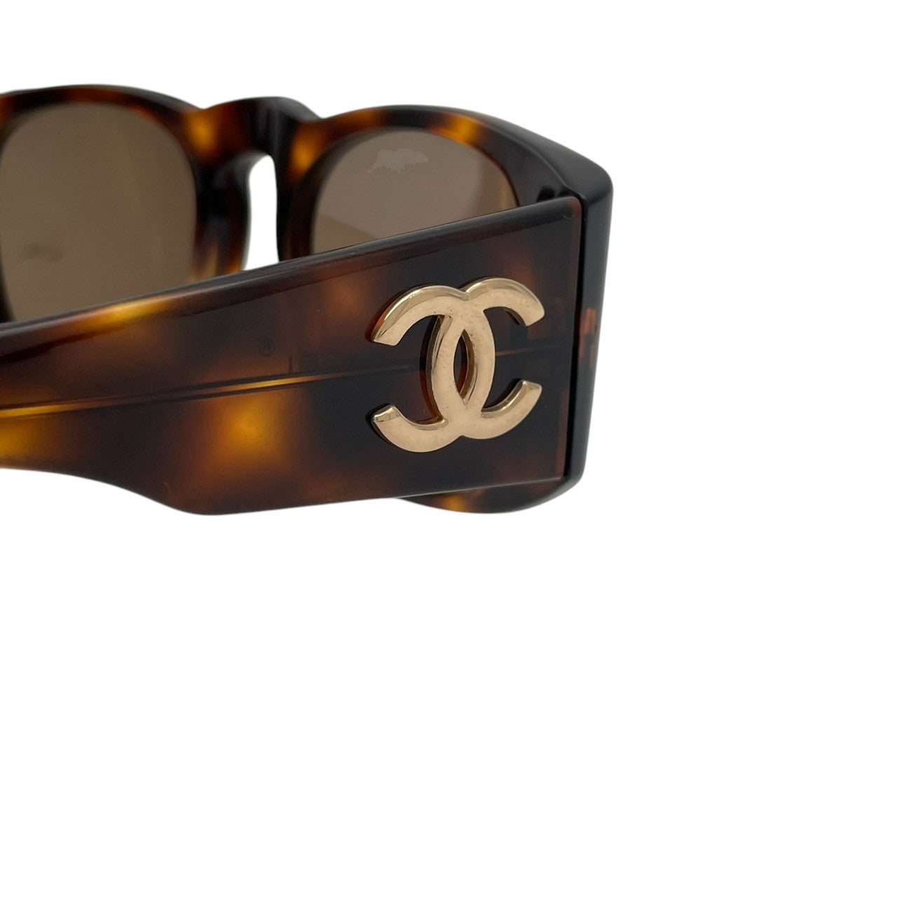 シャネル CHANEL サングラス アイウェア べっ甲柄 ハバナ ブラウン 茶色 ゴールド金具 ココマーク サイドロゴ デカココ プラスチック 紫外線対策 UVカット ビンテージ クラシック エレガント 希少 婦人 レディース ケース付属 M4