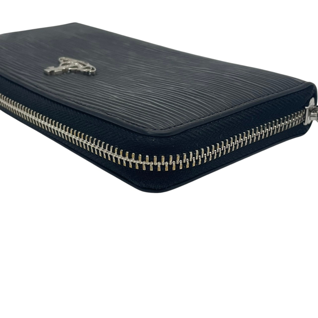 ヴィヴィアンウエストウッド　Vivienne Westwood　長財布　ラウンドファスナー　レザー　本革　黒　ブラック　エンボス　オーブ金具　シルバー金具　札入れ　小銭入れ　カード収納　クラシック　上品　メンズ　レディース　ユニセックス　M2