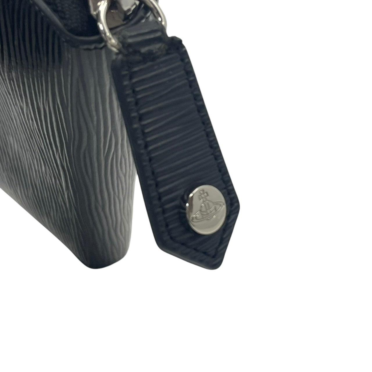 ヴィヴィアンウエストウッド　Vivienne Westwood　長財布　ラウンドファスナー　レザー　本革　黒　ブラック　エンボス　オーブ金具　シルバー金具　札入れ　小銭入れ　カード収納　クラシック　上品　メンズ　レディース　ユニセックス　M2