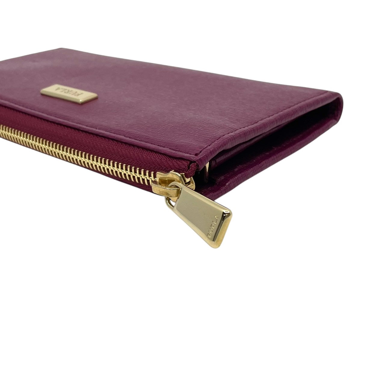 美品 フルラ FURLA BABYLON バビロン 長財布 ラウンドファスナー レザー 本革 紫 パープル 型押し ロングウォレット 札入れ 小銭入れ カード収納 ゴールド金具 ロゴプレート 上品 クラシック レディース 日常使い 収納力 M2