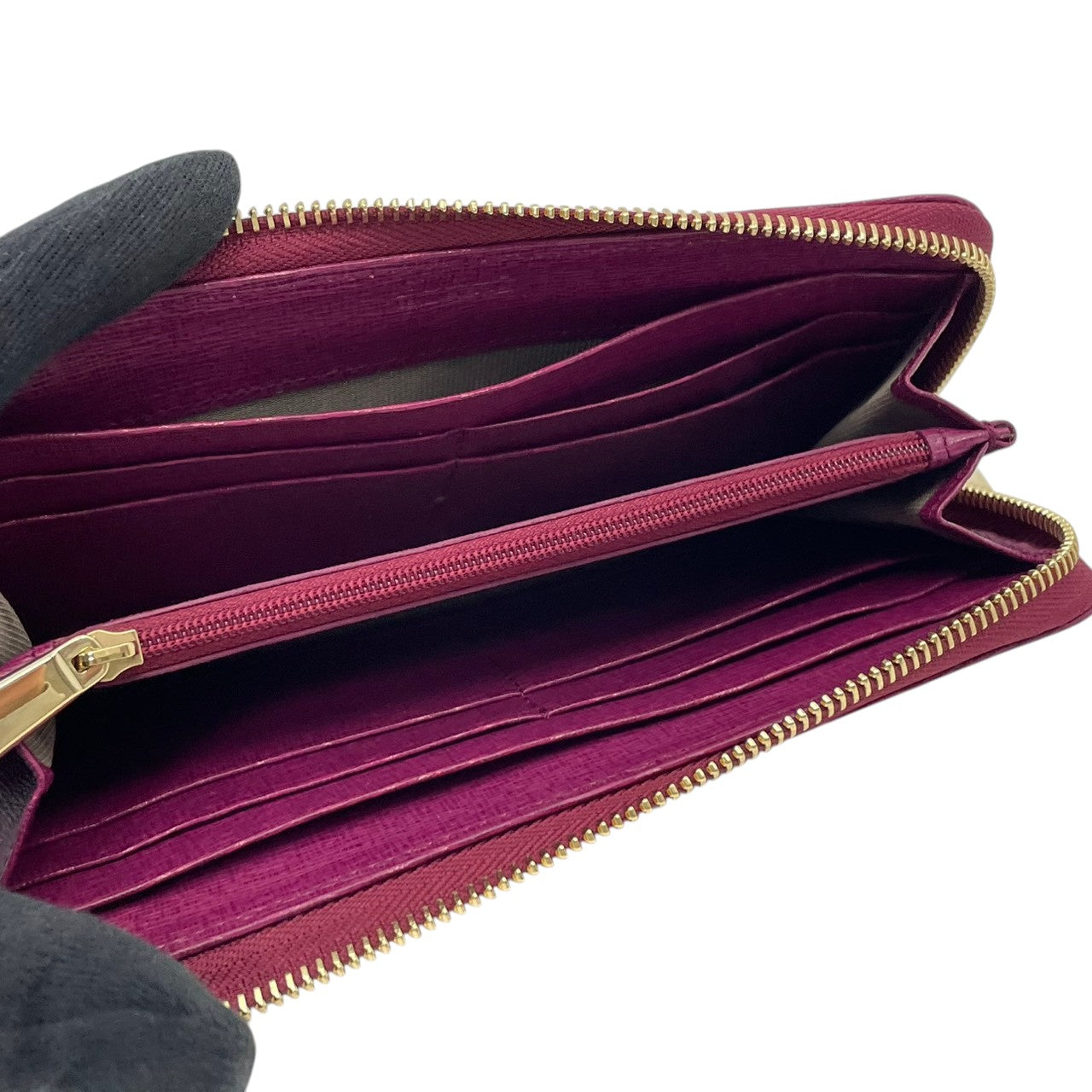 美品 フルラ FURLA BABYLON バビロン 長財布 ラウンドファスナー レザー 本革 紫 パープル 型押し ロングウォレット 札入れ 小銭入れ カード収納 ゴールド金具 ロゴプレート 上品 クラシック レディース 日常使い 収納力 M2