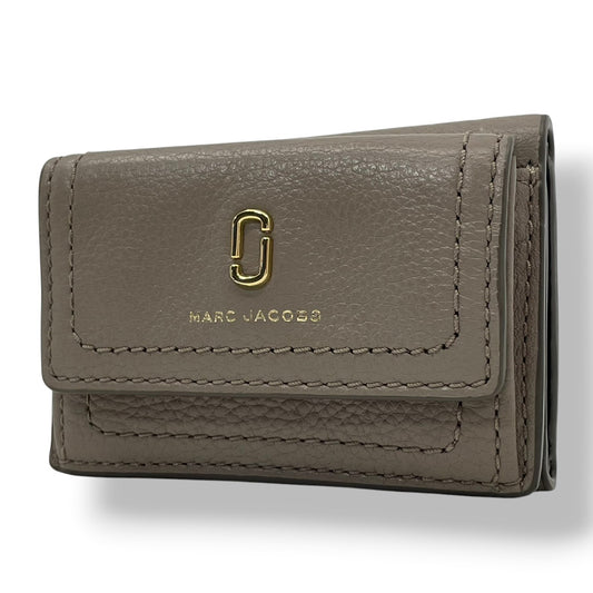 【美品】 マークジェイコブス MARC JACOBS 三つ折り財布 ミニ財布 コンパクトウォレット レザー 本革 グレー 灰色 ダブルJロゴ 金具 ゴールド ビンテージ クラシック エレガント 上品 レディース お出かけ 定番 人気 アイテム M2