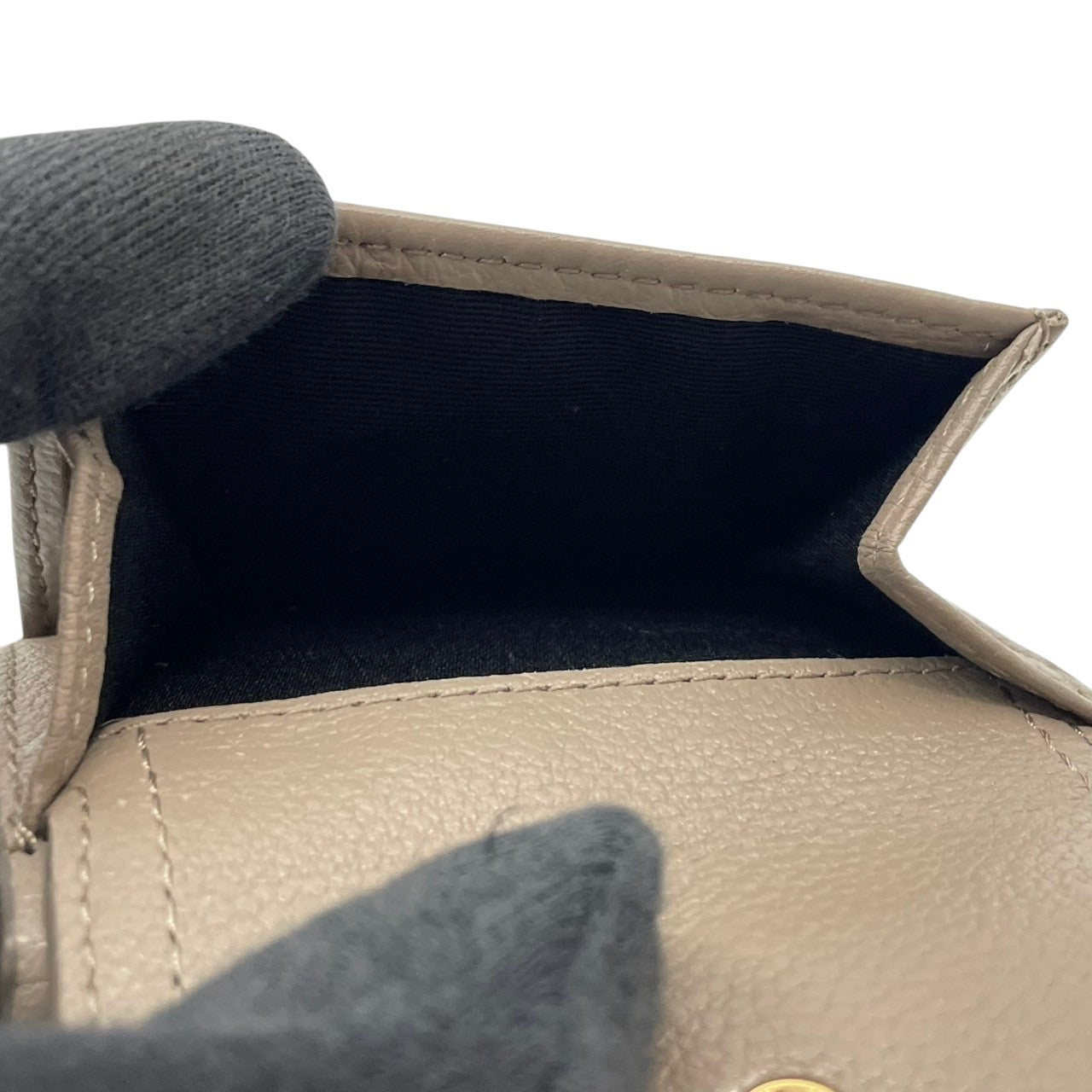 【美品】 マークジェイコブス MARC JACOBS 三つ折り財布 ミニ財布 コンパクトウォレット レザー 本革 グレー 灰色 ダブルJロゴ 金具 ゴールド ビンテージ クラシック エレガント 上品 レディース お出かけ 定番 人気 アイテム M2