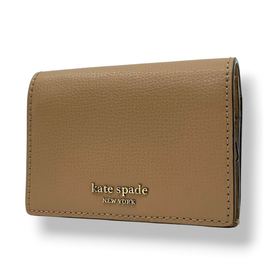 【美品】 ケイトスペード Kate Spade カードケース パスケース コインケース 小銭入れ レザー 本革 ベージュ ゴールド金具 コンパクトウォレット 定期入れ ミニ財布 クラシック エレガント ビンテージ 上品 定番 人気 希少 アイテム M2