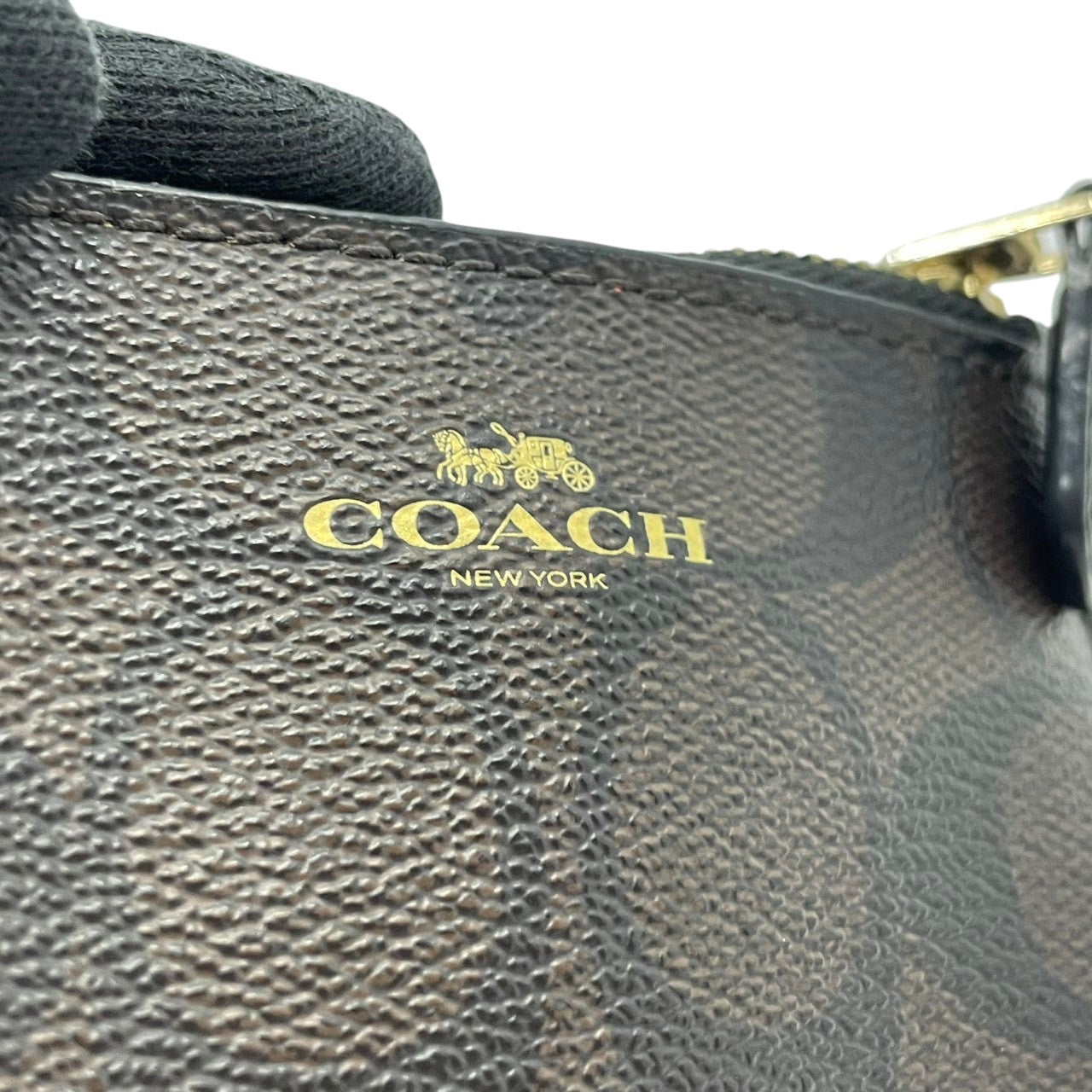 コーチ COACH カードケース パスケース シグネチャー PVC レザー ブラウン 茶色 キャメル スリム 薄型 コンパクト ビジネス 定期入れ 名刺入れ ユニセックス 上品 クラシック ビンテージ 贈り物 ギフト 人気 定番 希少 M2