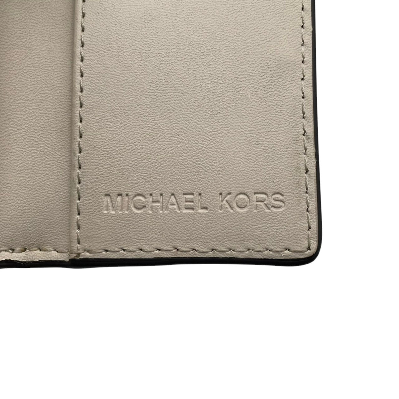 【良品】 マイケルコース MICHAEL KORS キーケース 6連 シグネチャー PVC レザー ベージュ ホワイト 白 ゴールド ロゴ 金具 スタイリッシュ エレガント レディース コンパクト 鍵 収納 定番 人気 おしゃれ かわいい お出かけ M2