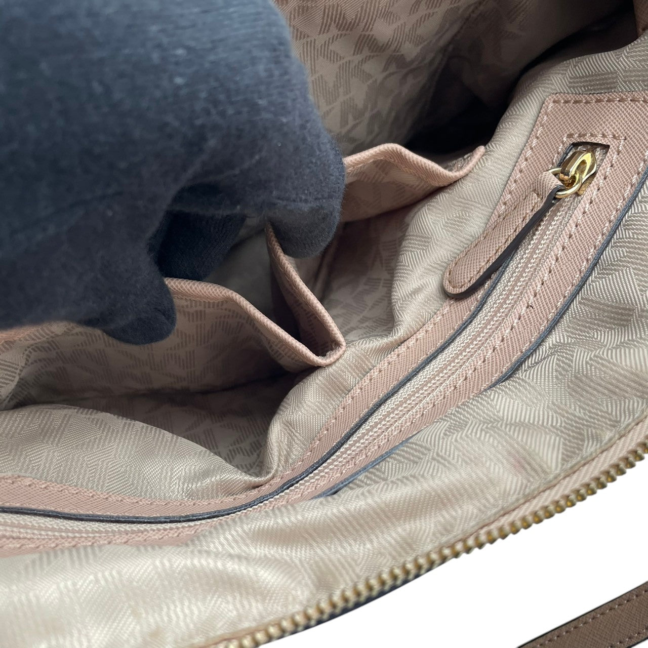 美品 マイケルコース MICHAEL KORS ジェットセット トラベル トートバッグ レザー ピンクベージュ ゴールド金具 ファスナー開閉 肩掛け A4 エレガント 通勤 通学 レディース 30F4GTTT9L S3