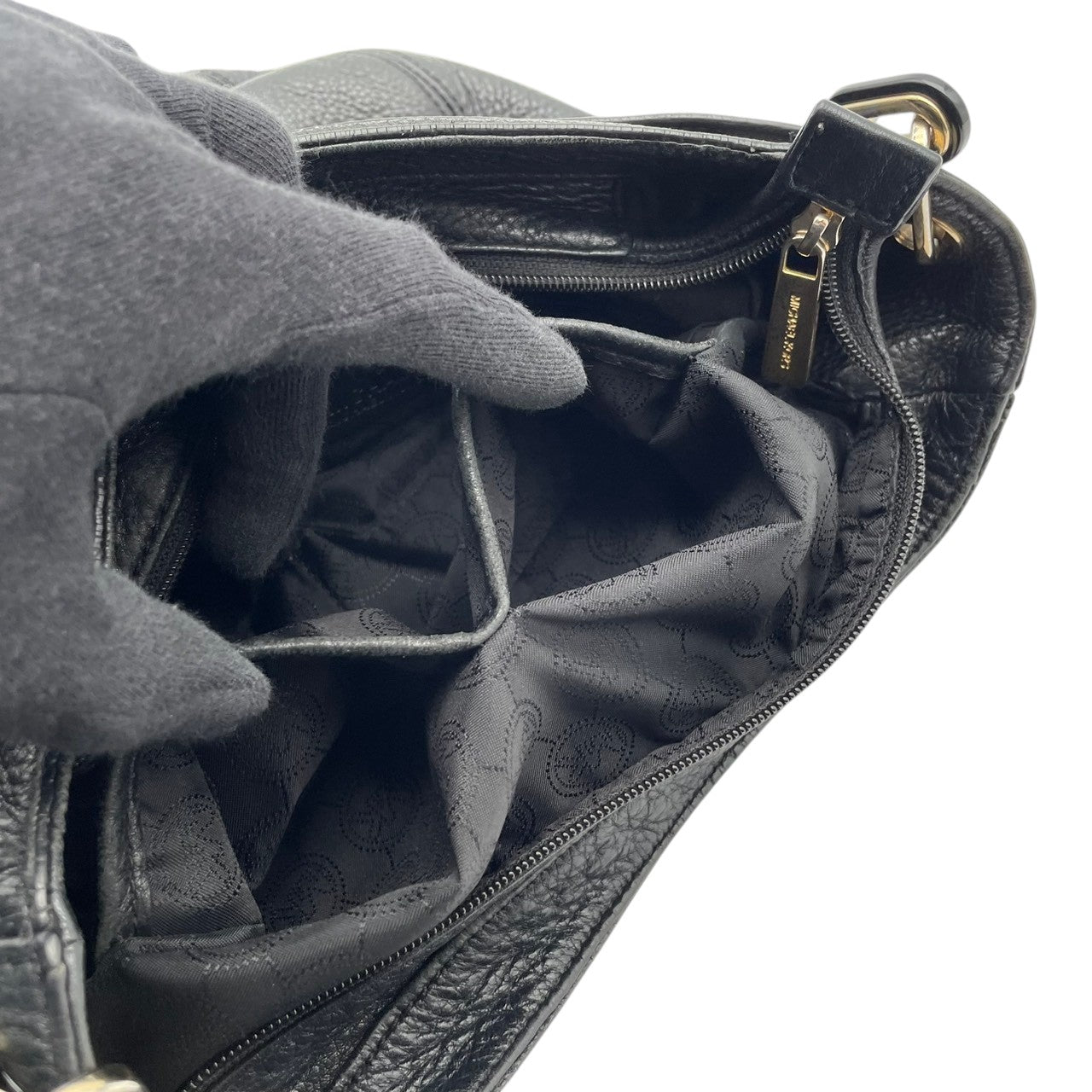 良品 マイケルコース MICHAEL KORS ショルダーバッグ ワンショルダー レザー ブラック 黒 ゴールド金具 MKロゴチャーム ファスナー開閉 エレガント デイリー 肩掛け 鞄 かばん レディース S5