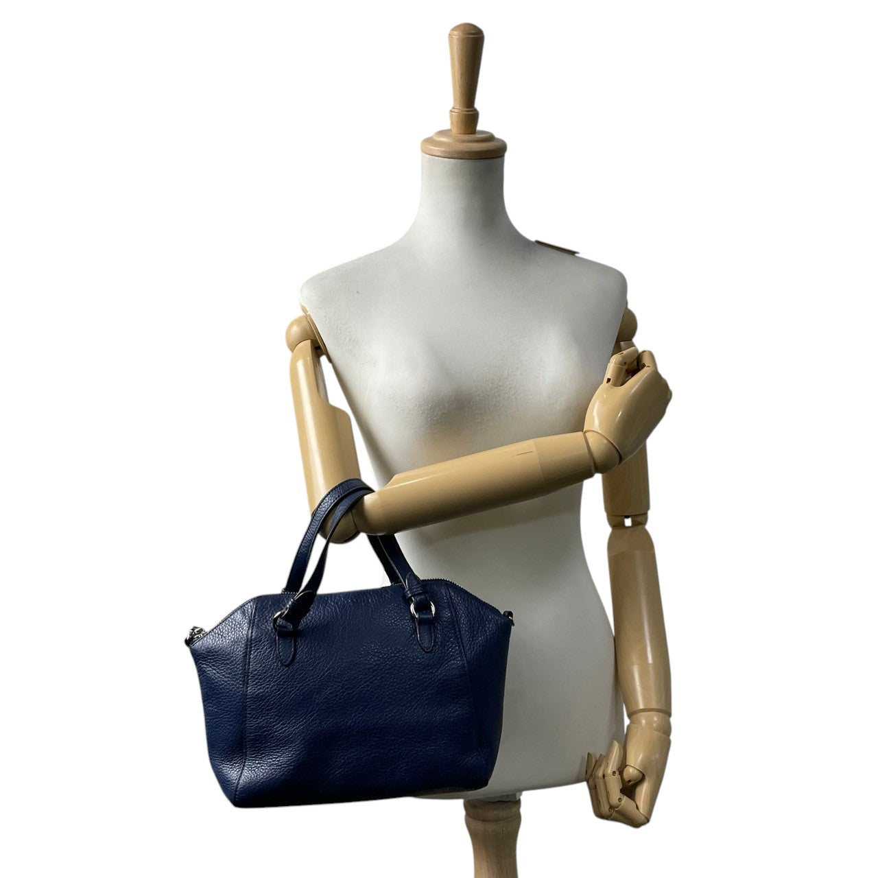 美品 コーチ COACH 2WAYバッグ ハンドバッグ ショルダーバッグ レザー ブルー 青 シルバー金具 ロゴチャーム ファスナー開閉 クロスボディ 斜め掛け エレガント お出かけ レディース 鞄 カバン F30281 S5