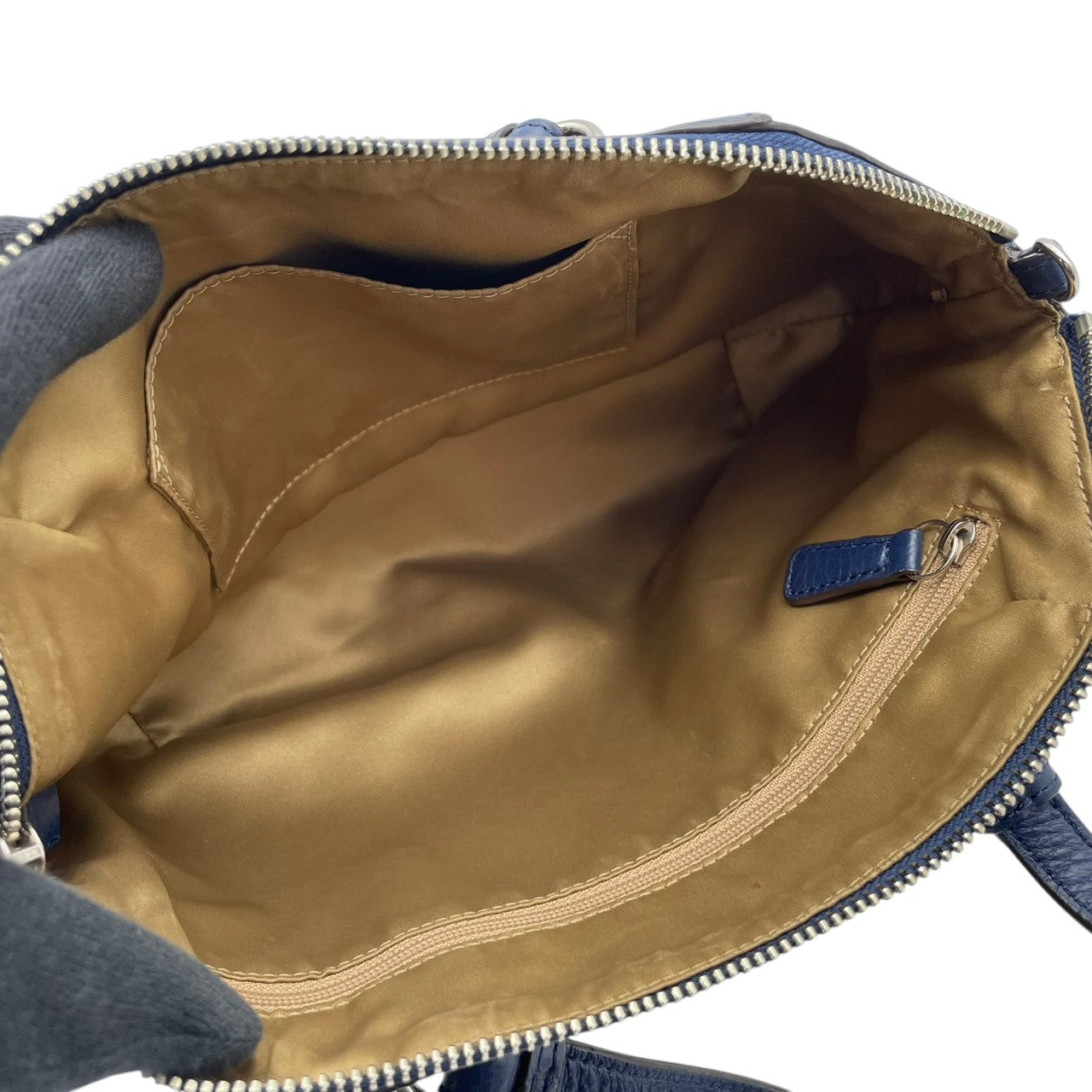 美品 コーチ COACH 2WAYバッグ ハンドバッグ ショルダーバッグ レザー ブルー 青 シルバー金具 ロゴチャーム ファスナー開閉 クロスボディ 斜め掛け エレガント お出かけ レディース 鞄 カバン F30281 S5