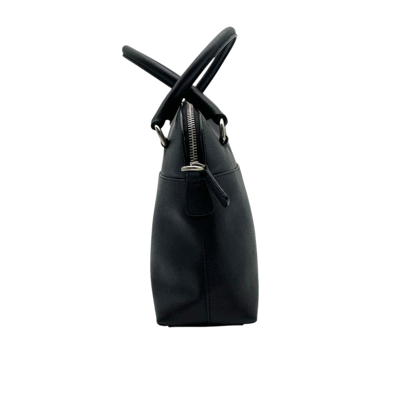 良品 フルラ FURLA 2WAYバッグ ハンドバッグ ショルダーバッグ レザー ブラック 黒 ゴールド金具 ロゴ ファスナー開閉 クロスボディ 斜め掛け エレガント お出かけ デイリーユース 通勤 レディース 鞄 カバン S5