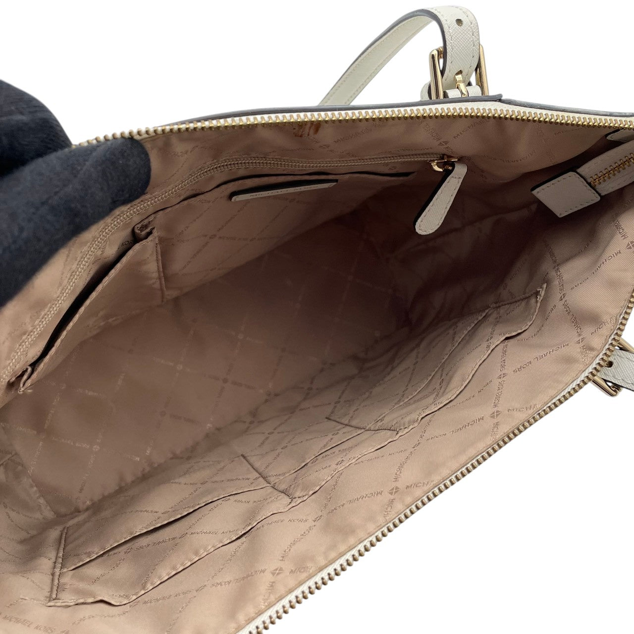 美品 マイケルコース MICHAEL KORS ジェットセット トラベル トートバッグ ショルダーバッグ レザー ホワイト 白 ゴールド金具 ロゴ 肩掛け A4収納 大容量 エレガント ビジネス 通勤 通学 デイリー レディース 鞄 S79