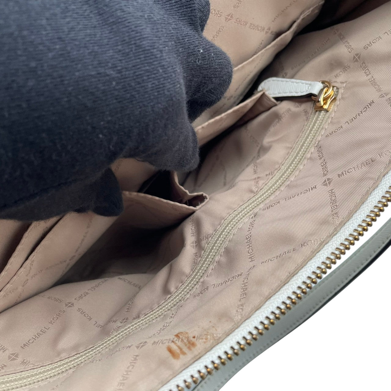 美品 マイケルコース MICHAEL KORS ジェットセット トラベル トートバッグ ショルダーバッグ レザー ホワイト 白 ゴールド金具 ロゴ 肩掛け A4収納 大容量 エレガント ビジネス 通勤 通学 デイリー レディース 鞄 S79