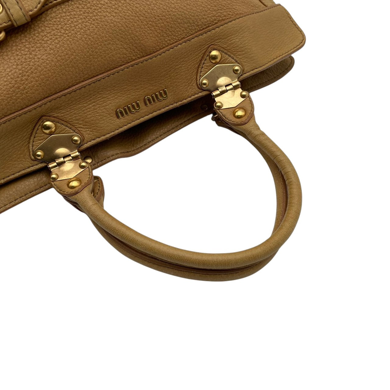 良品 ミュウミュウ miumiu フィオッコ ハンドバッグ トートバッグ レザー ベージュ サイドリボン ゴールド金具 エレガント お出かけ 通勤 通学 レディース 鞄 カバン S62