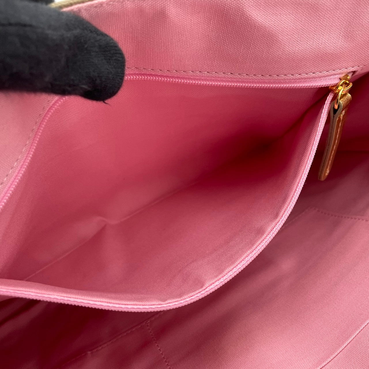 【美品】Paul Smith ポールスミス ショルダーバッグ クロスボディ 斜め掛け キャンバス レザー ベージュ ゴールド金具 エレガント カジュアル お出かけ 普段使い デイリー 旅行 レディース ユニセックス カバン 鞄 オシャレ カッコイイ S62