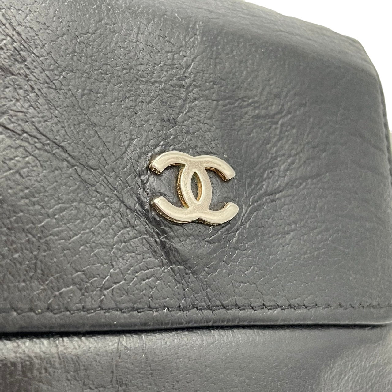 シャネル CHANEL ココマーク Wホック 二つ折り財布 レザー 本革 ブラック ゴールド金具 フラップ コンパクトウォレット 折り財布 ロゴ金具 小銭入れ 札入れ カード収納 レディース ヴィンテージ 上品 クラシック M3