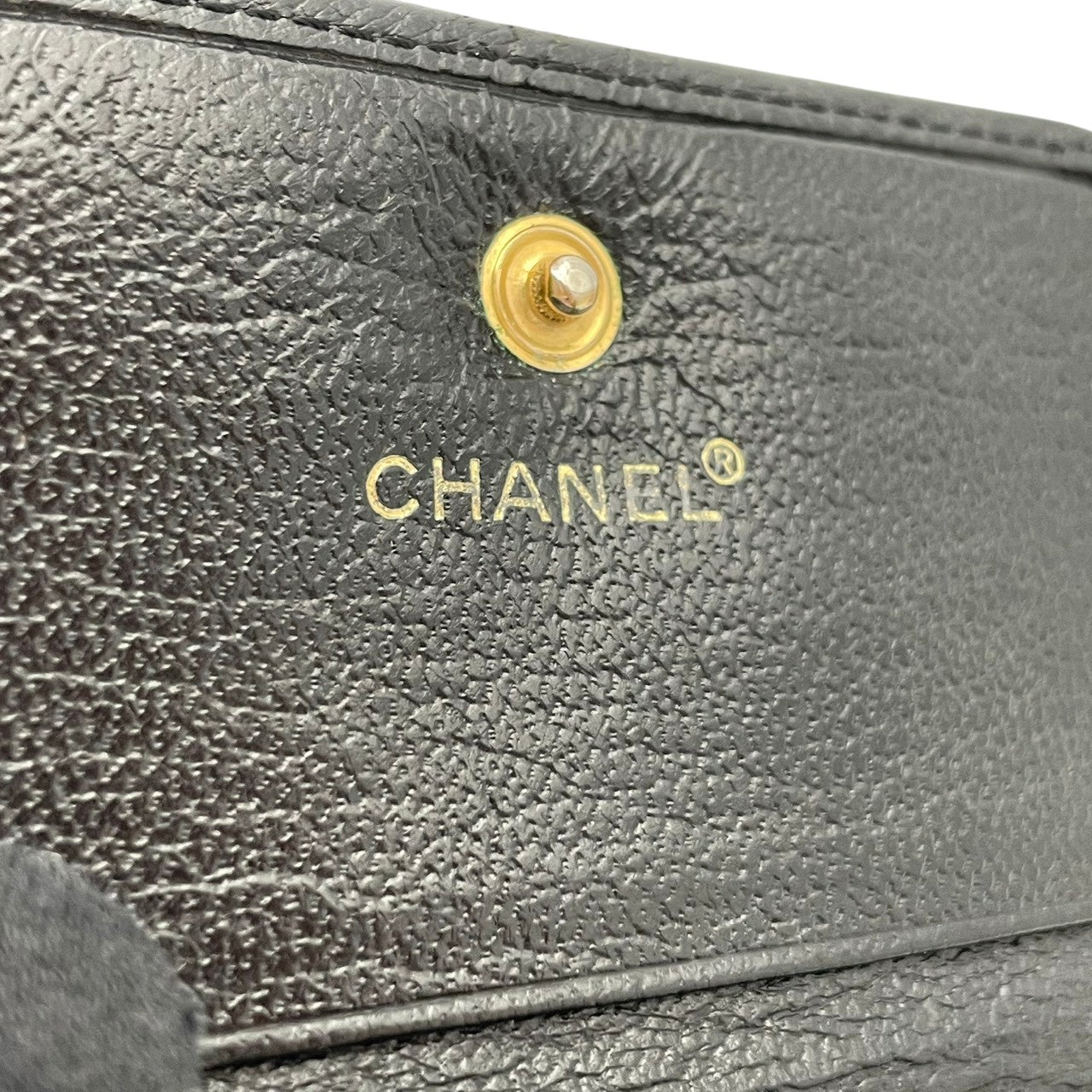 シャネル CHANEL ココマーク Wホック 二つ折り財布 レザー 本革 ブラック ゴールド金具 フラップ コンパクトウォレット 折り財布 ロゴ金具 小銭入れ 札入れ カード収納 レディース ヴィンテージ 上品 クラシック M3