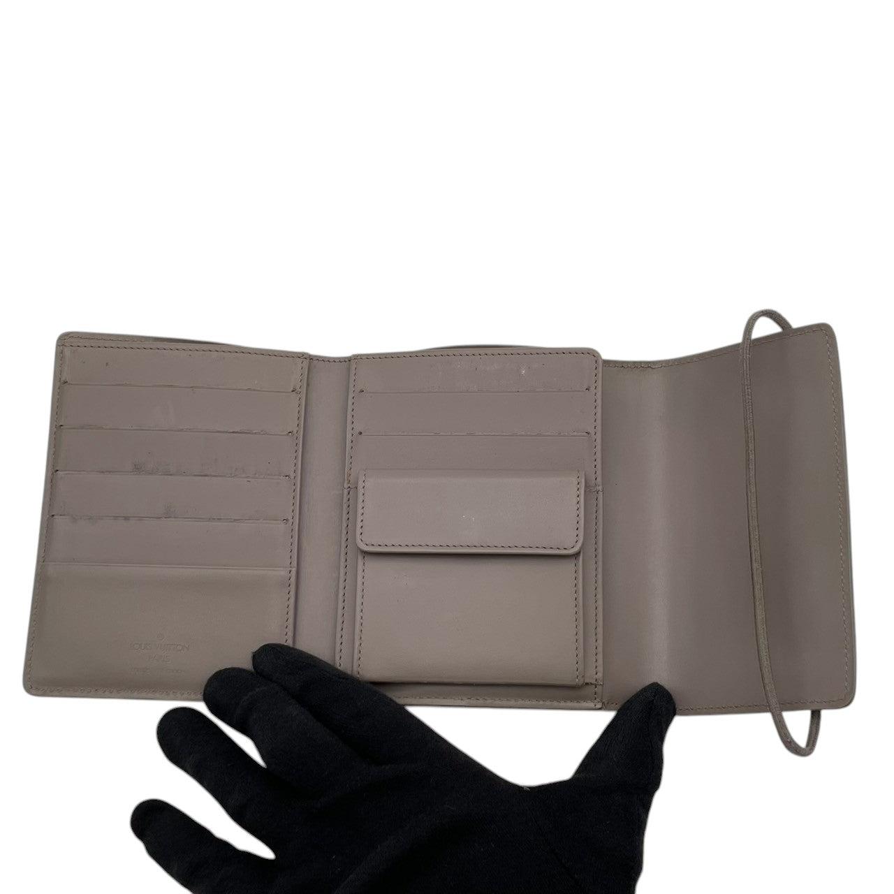 ルイヴィトン LOUIS VUITTON ポルトモネ エラスティック 三つ折り財布 エピ レザー グレージュ M6366B ゴムベルト コンパクトウォレット 折り財布 レディース ユニセックス ロゴ型押し 小銭入れ 札入れ カード収納 M3