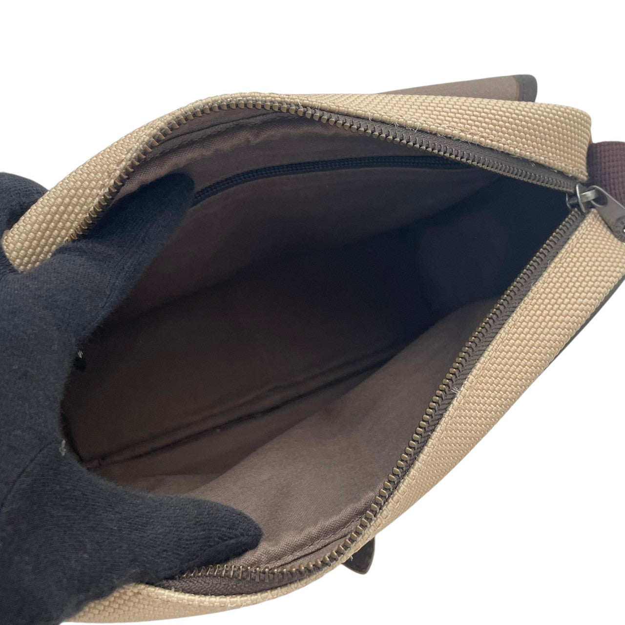 【美品】 ハンティングワールド HUNTING WORLD ショルダーバッグ 斜め掛け可 キャンバス レザー ベージュ サファリ トゥデイ メッセンジャー フラップ ビンテージ クラシック カジュアル メンズ レディース ユニセックス 定番 人気 S68